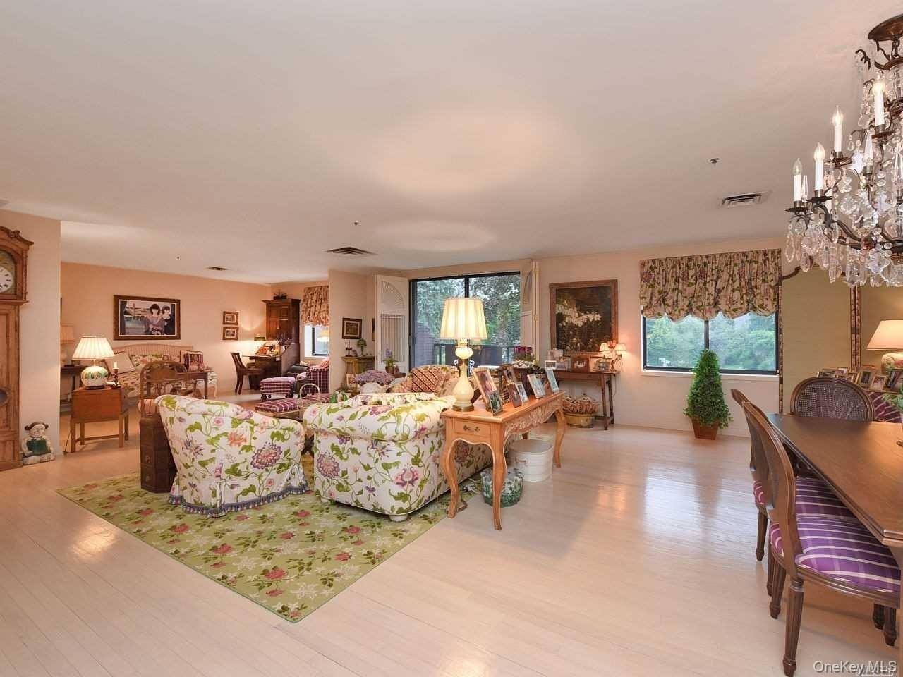 123 Middle Neck Rd #304-5 - Photo 6 of 20