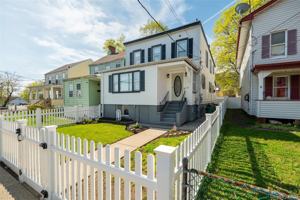 featured image of 109 Broadway #1