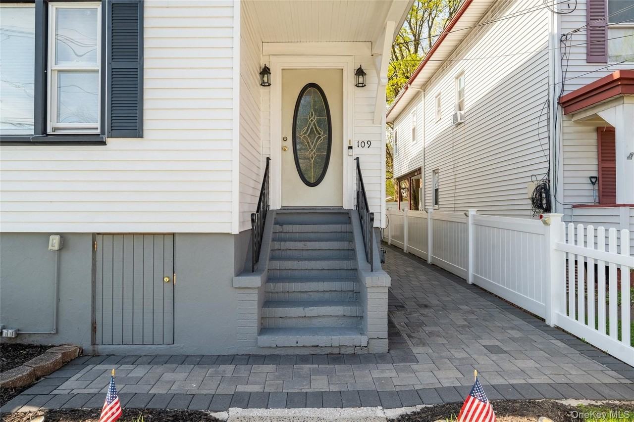 109 Broadway #1 - Photo 3 of 30