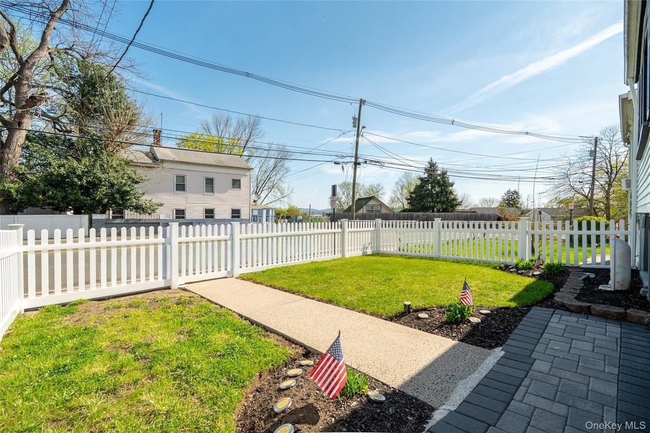 109 Broadway #1 - Photo 4 of 30