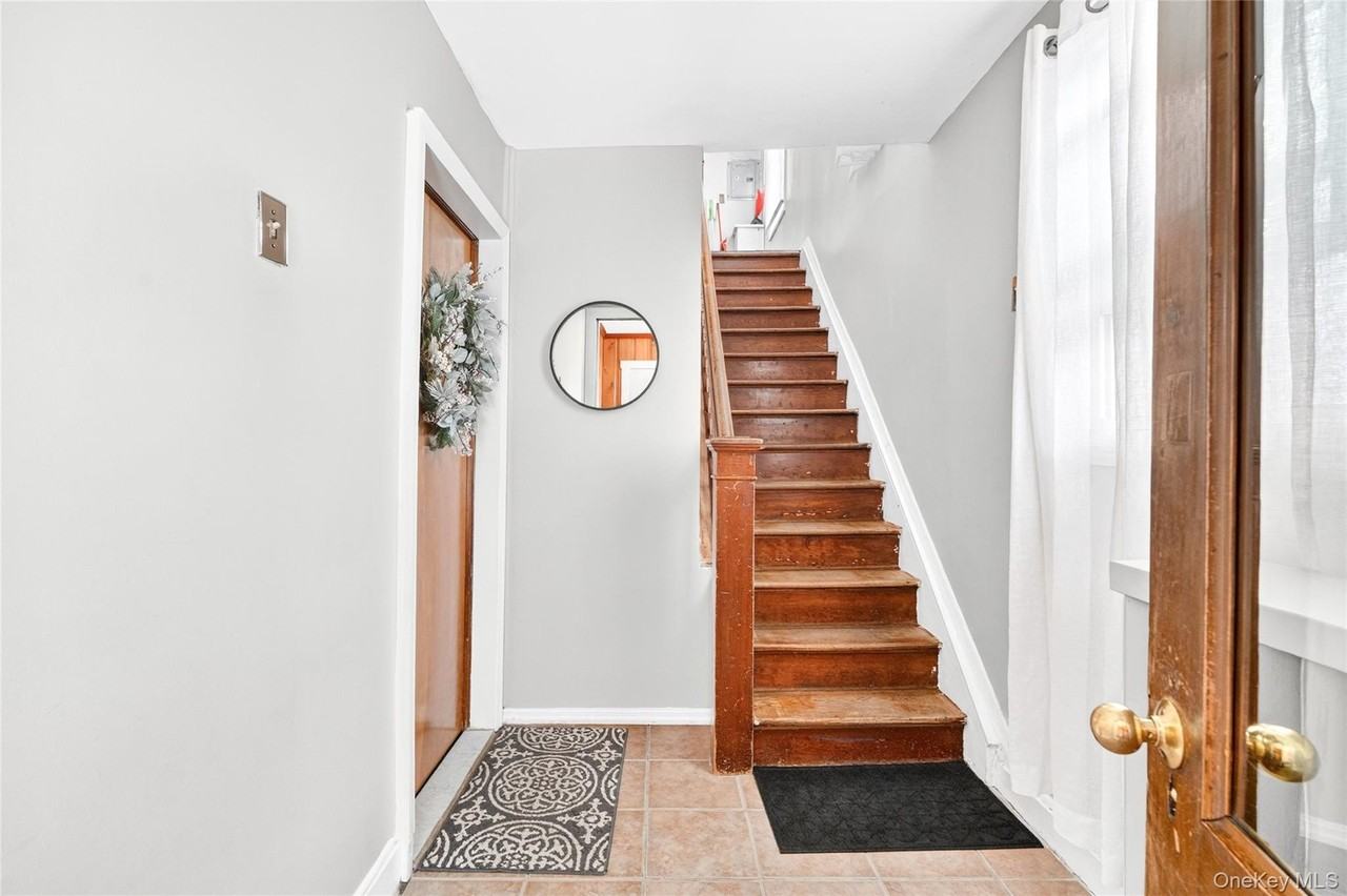 109 Broadway #1 - Photo 6 of 30