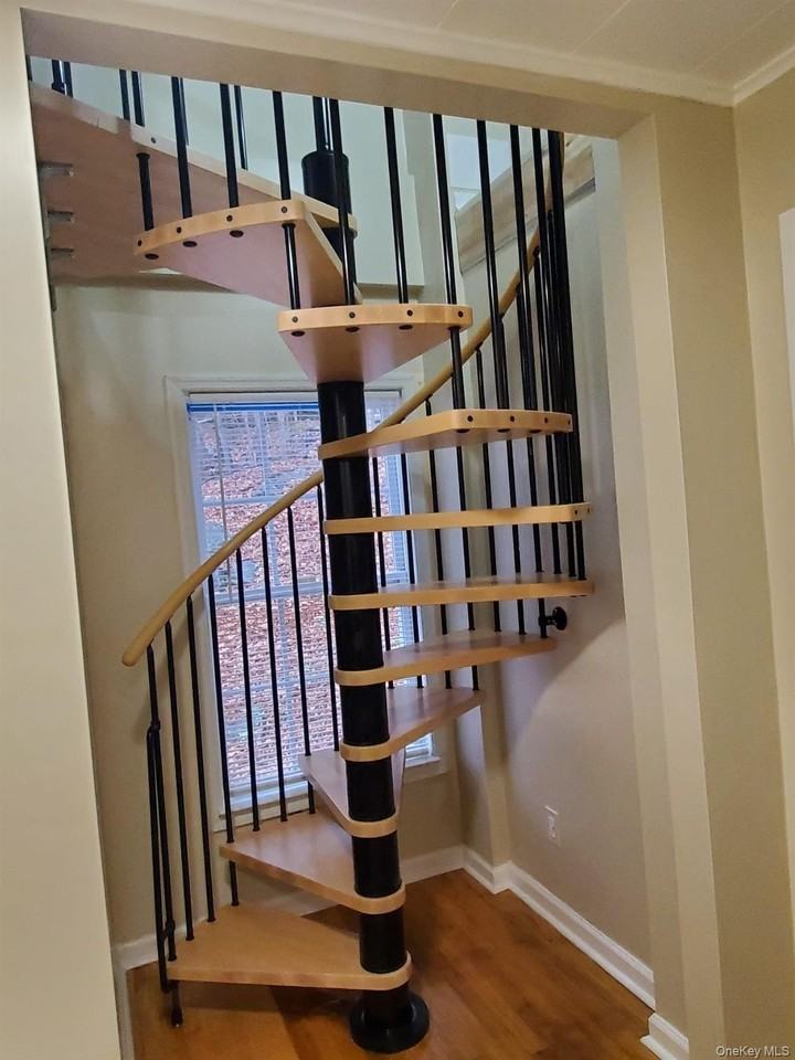 32 Cherry St - Photo 7 of 13