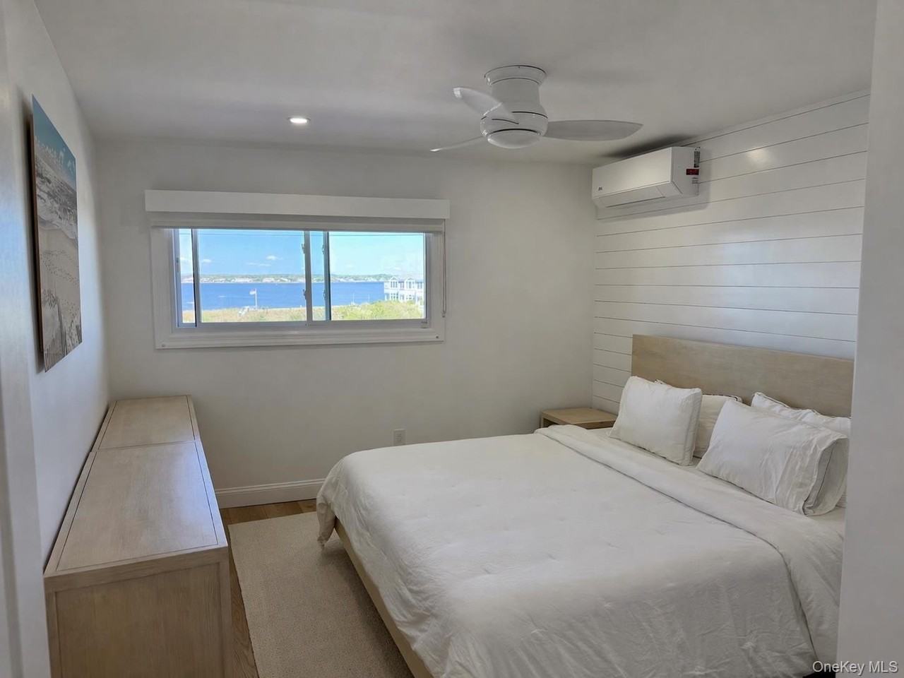 585 Dune Rd - Photo 4 of 11