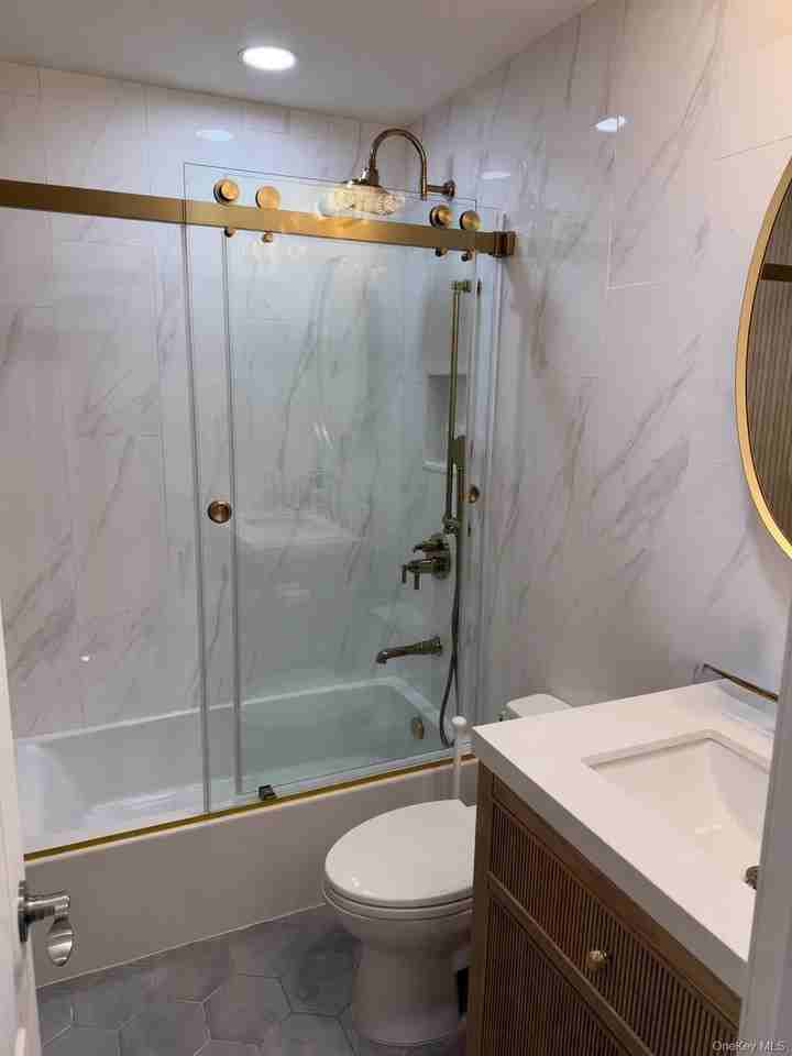 585 Dune Rd - Photo 5 of 11