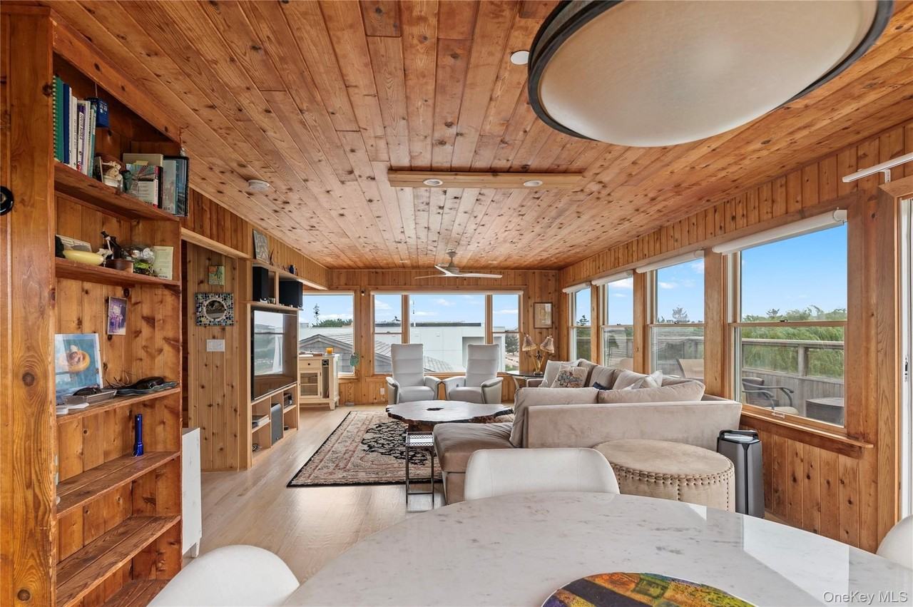 33 West Walk - Photo 4 of 22