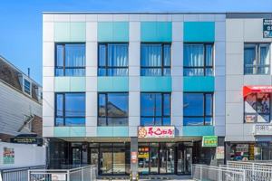 featured image of 2022 College Point Blvd #3B