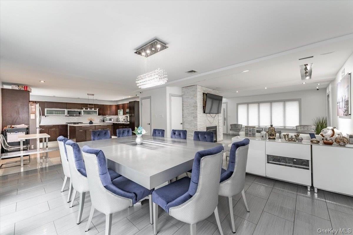 536 Oxford Rd - Photo 6 of 22