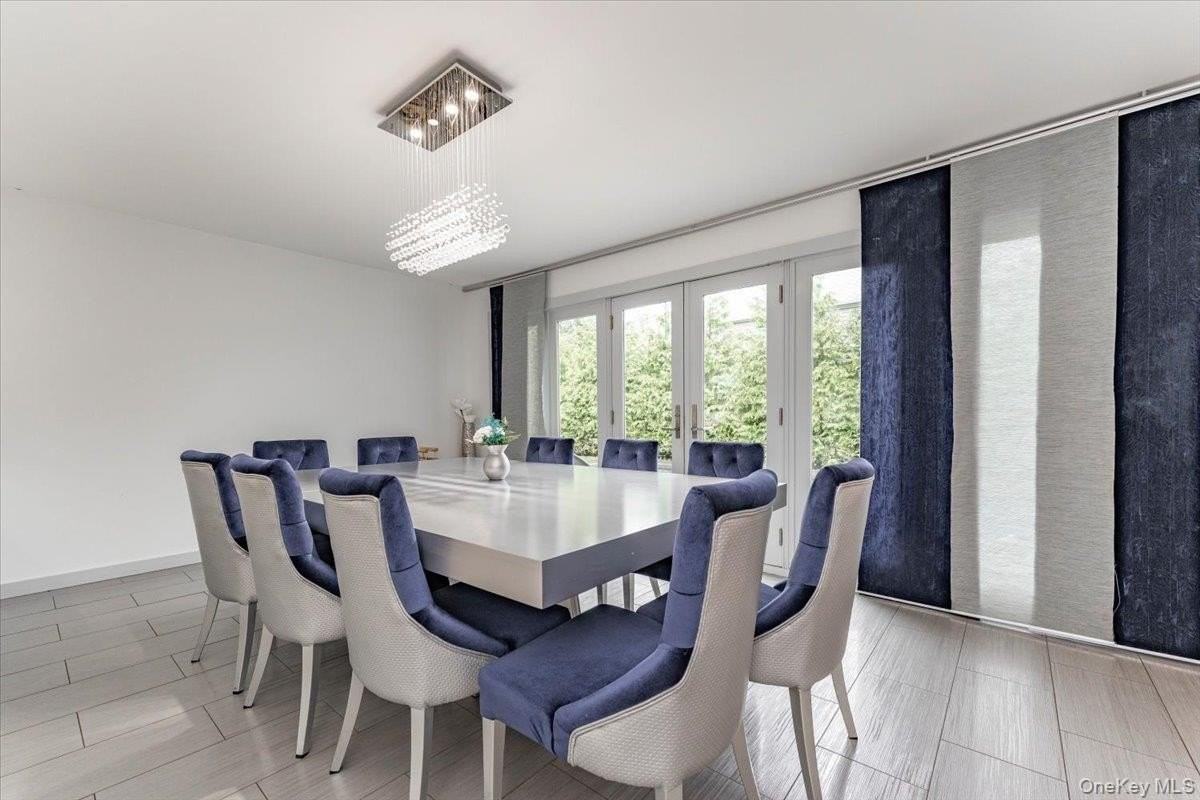 536 Oxford Rd - Photo 7 of 22