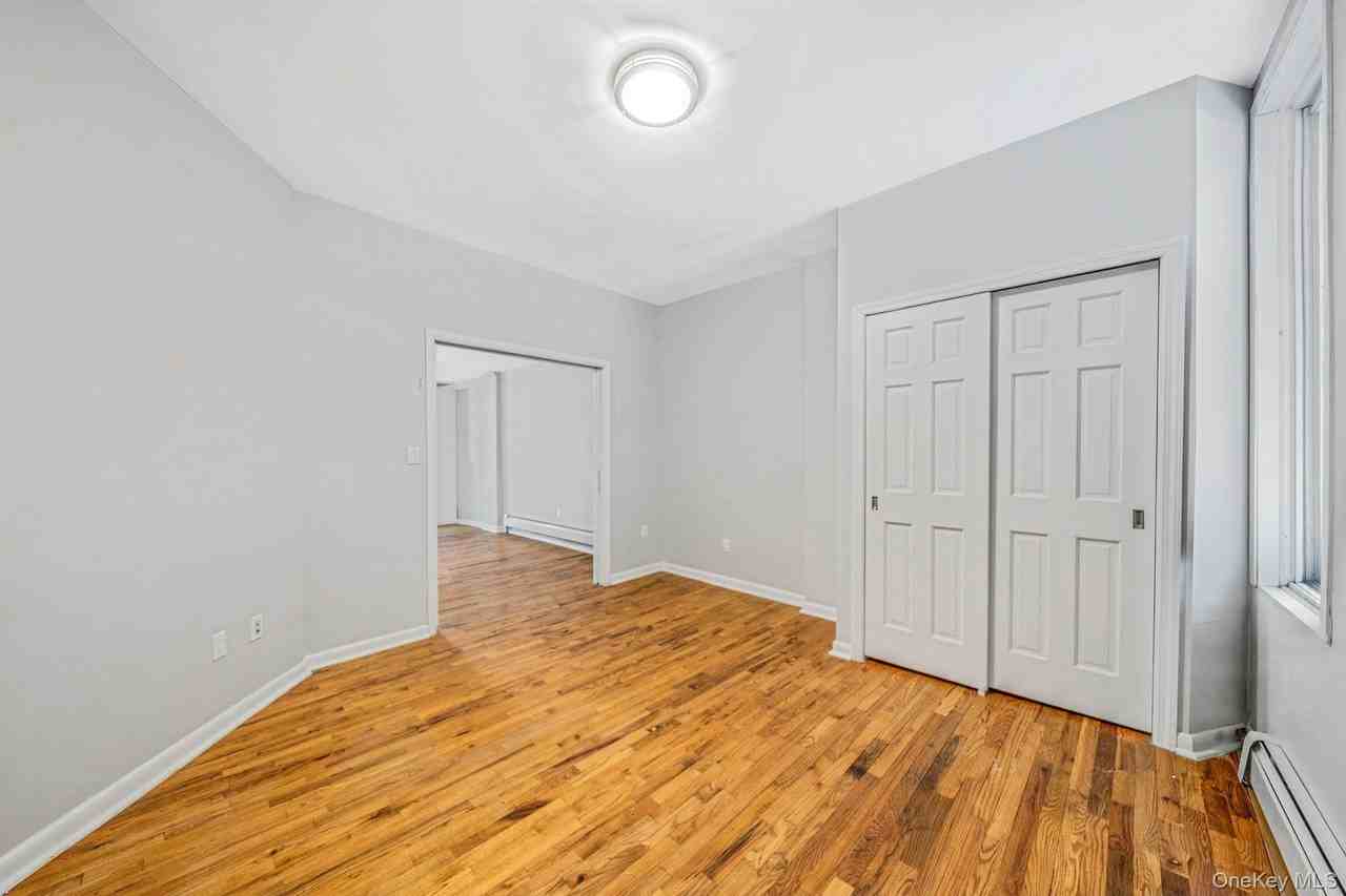 176A 26th St - Photo 7 of 8