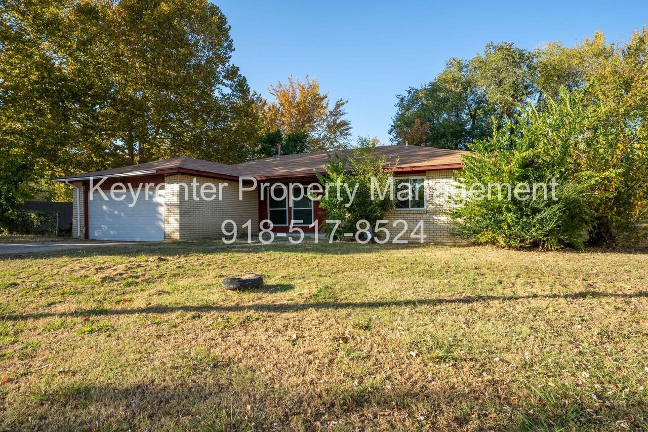 205 E Marshall St - Photo 5 of 19