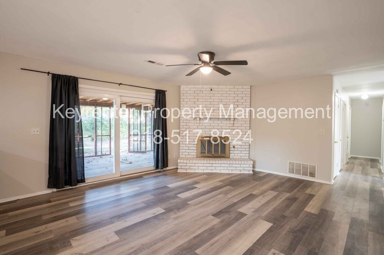 205 E Marshall St - Photo 7 of 19