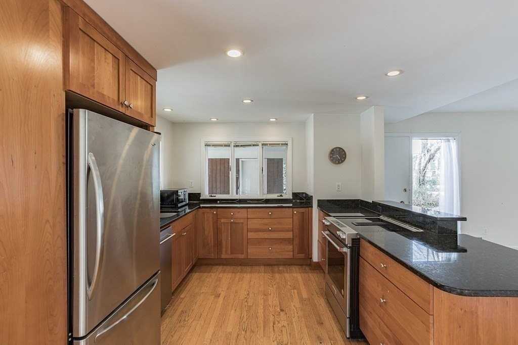 34 Karlton Cir #34 - Photo 3 of 18