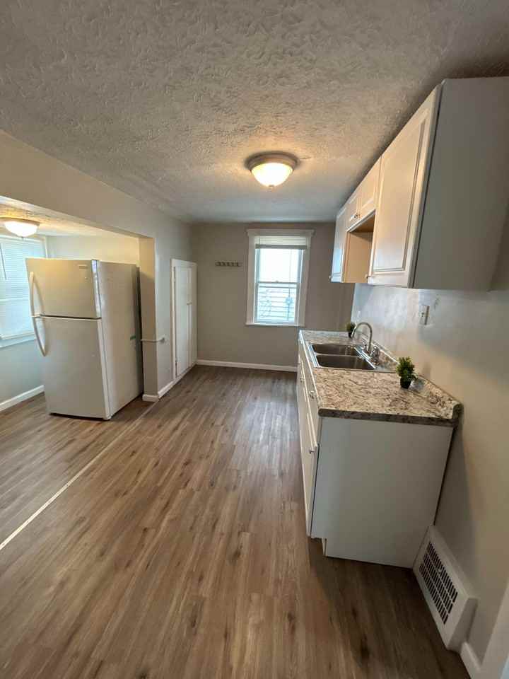 Goller Ave - Photo 2 of 20