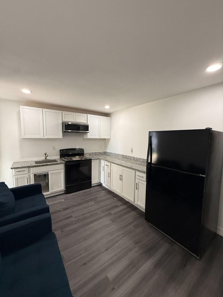 Cromwell St - Photo 3 of 6