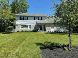 featured image of 81 Hollywood Ave