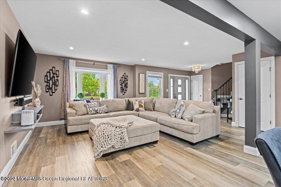 5 Autumn Ave - Photo 2 of 20