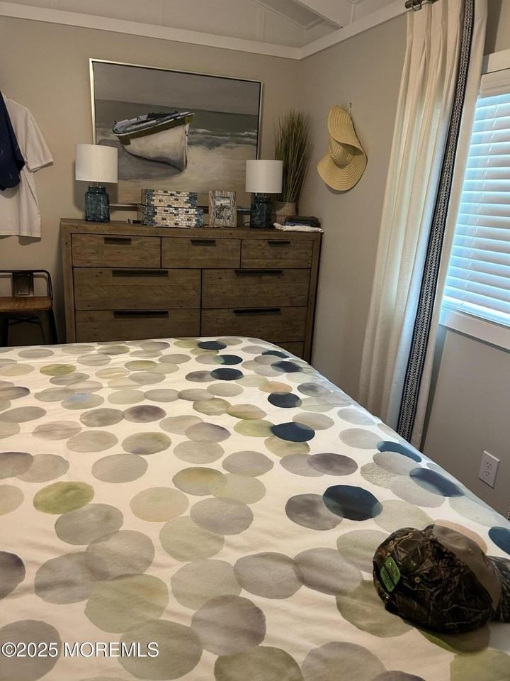 225 Ocean Bay Blvd - Photo 4 of 12