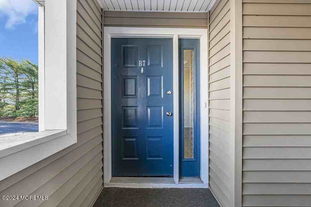 N Main St #B7 - Photo 2 of 12