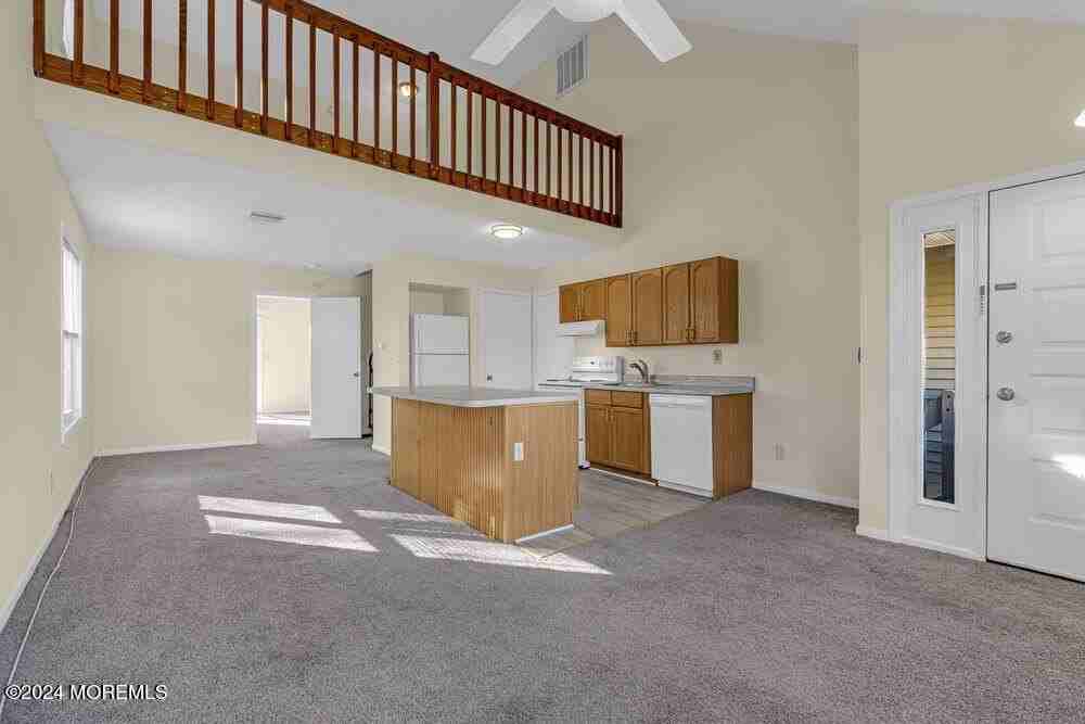 N Main St #B7 - Photo 3 of 12