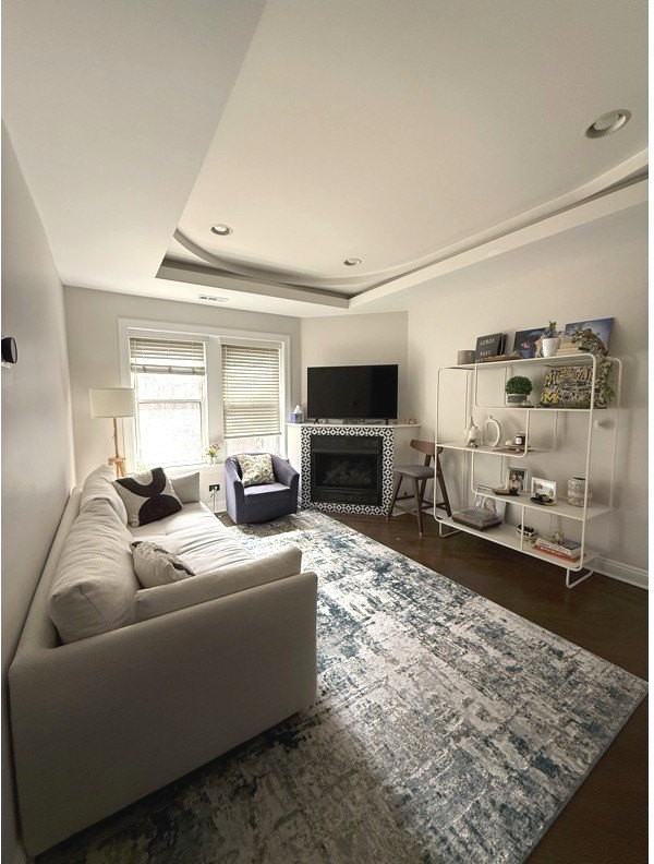 526 W Cornelia Ave #1 - Photo 2 of 10