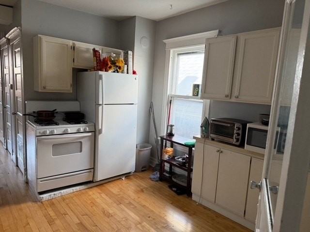 1933 N Damen Ave #3 - Photo 5 of 12