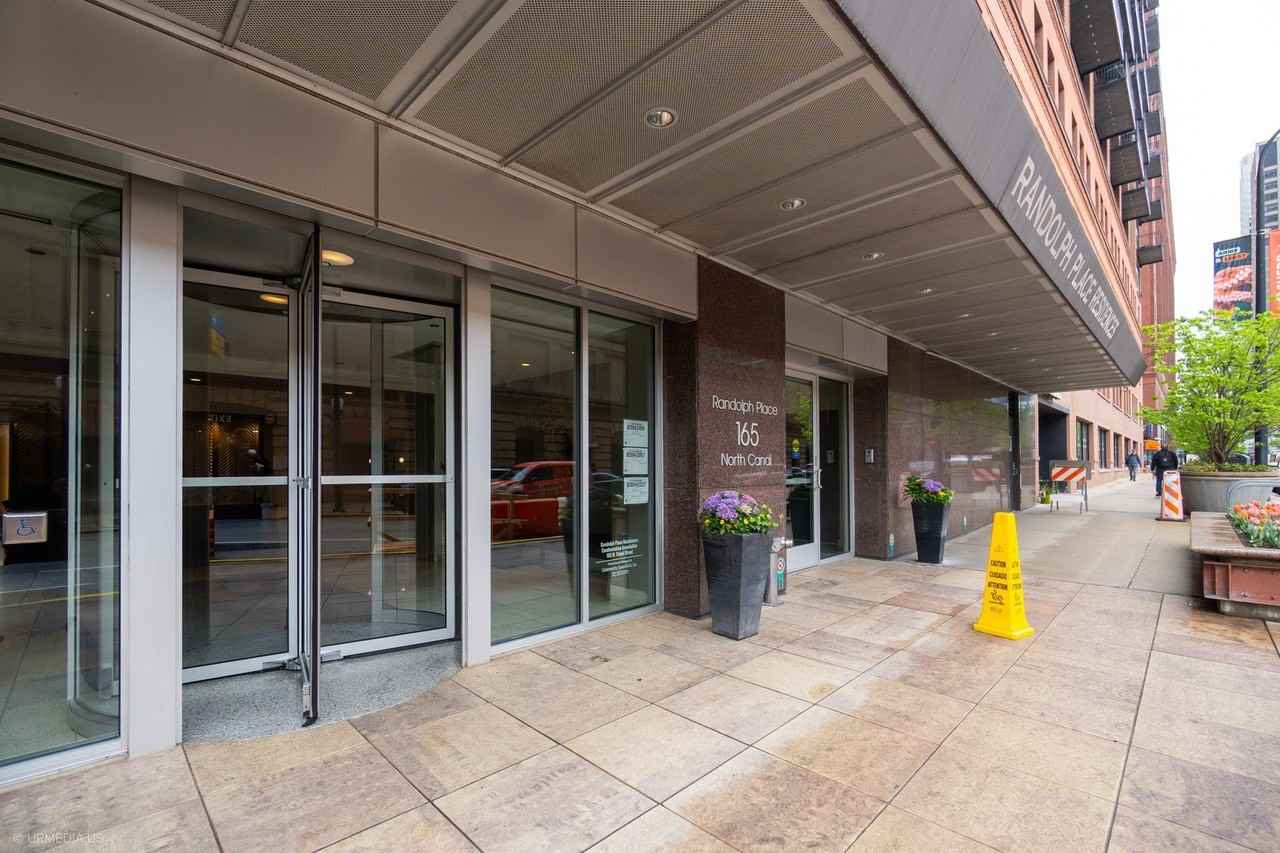165 N Canal St #513 - Photo 2 of 25