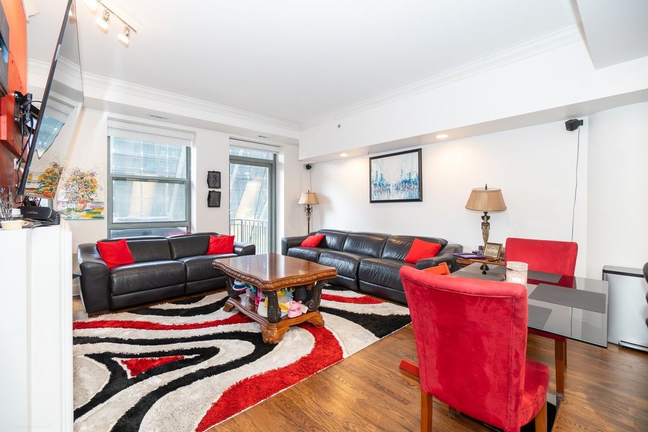 165 N Canal St #513 - Photo 7 of 25