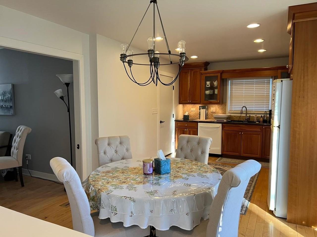 227 Juneway Ter - Photo 5 of 25