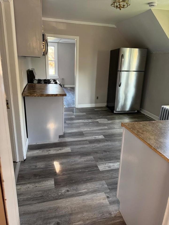 930 S Victory St #2 - Photo 7 of 15