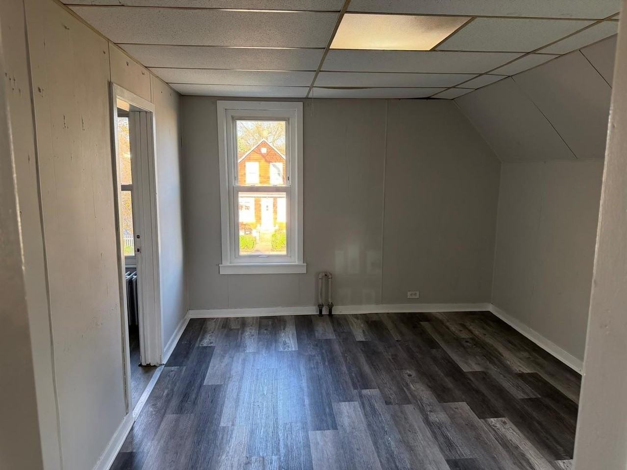 930 S Victory St #2 - Photo 4 of 15