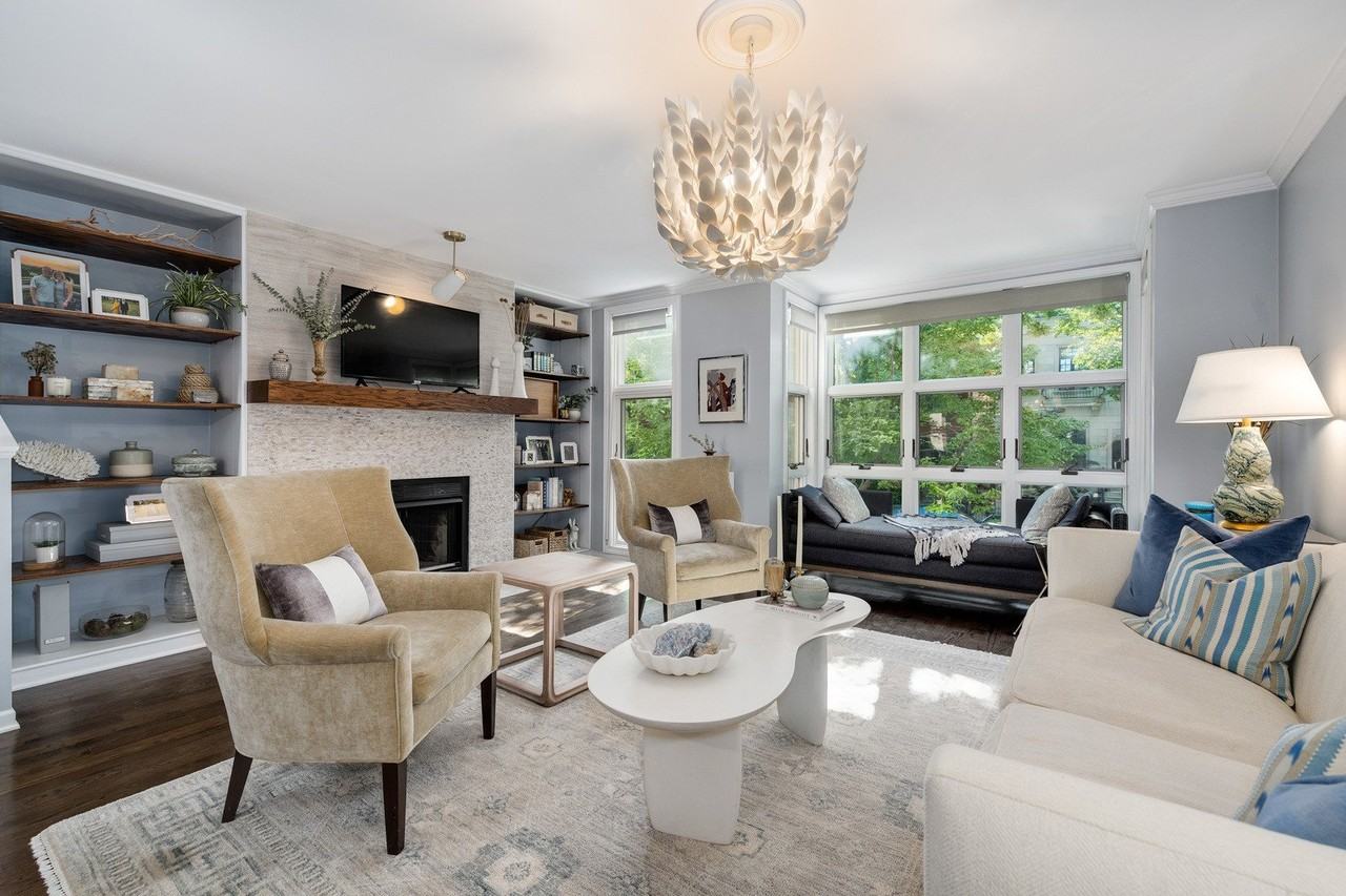 2389 N Wayne Ave - Photo 2 of 28