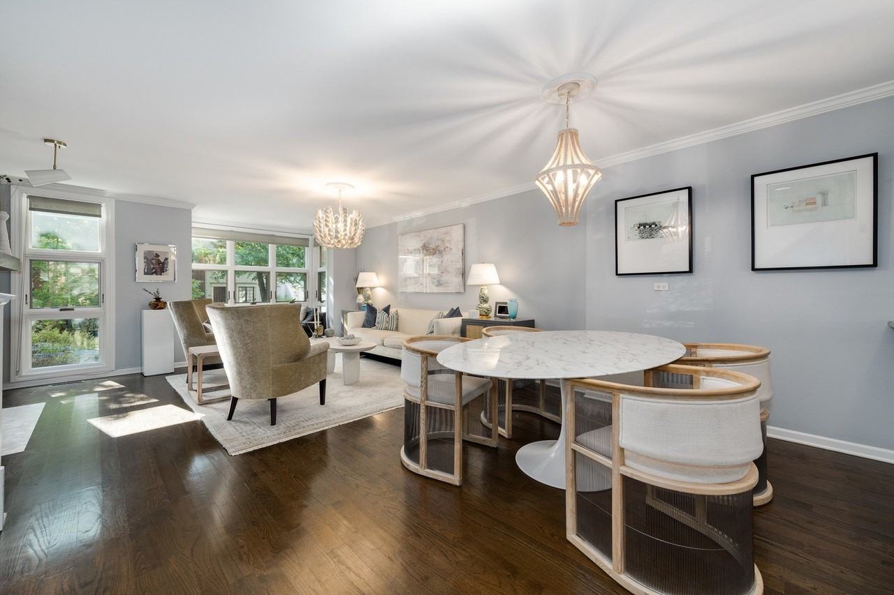 2389 N Wayne Ave - Photo 3 of 28