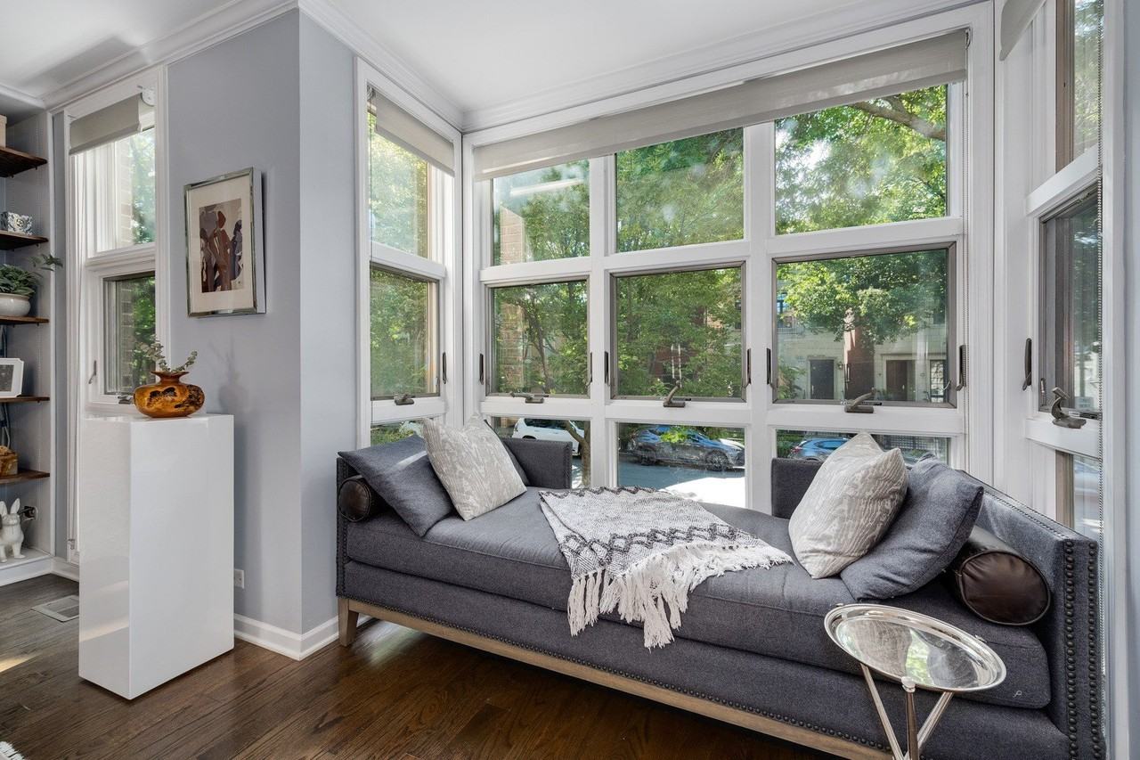 2389 N Wayne Ave - Photo 5 of 28