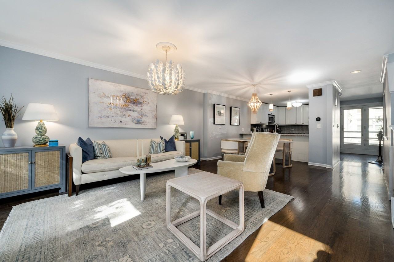 2389 N Wayne Ave - Photo 6 of 28