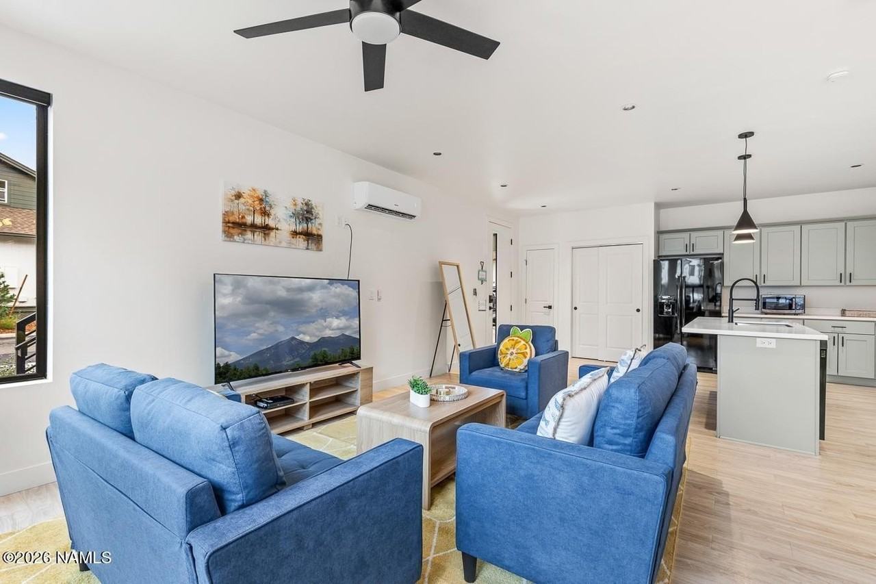 1221 E Emma Dr #211 - Photo 4 of 11