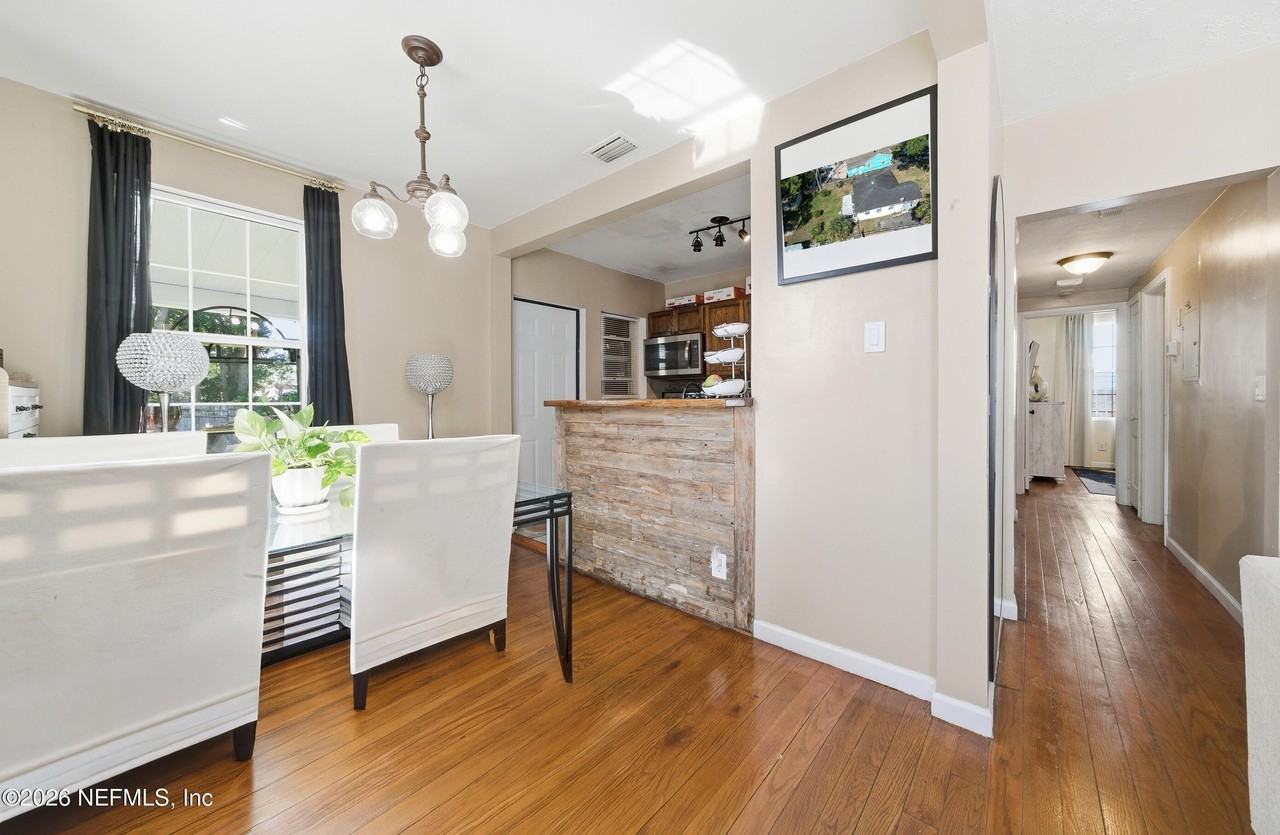 6024 Transylvania Ave - Photo 7 of 25