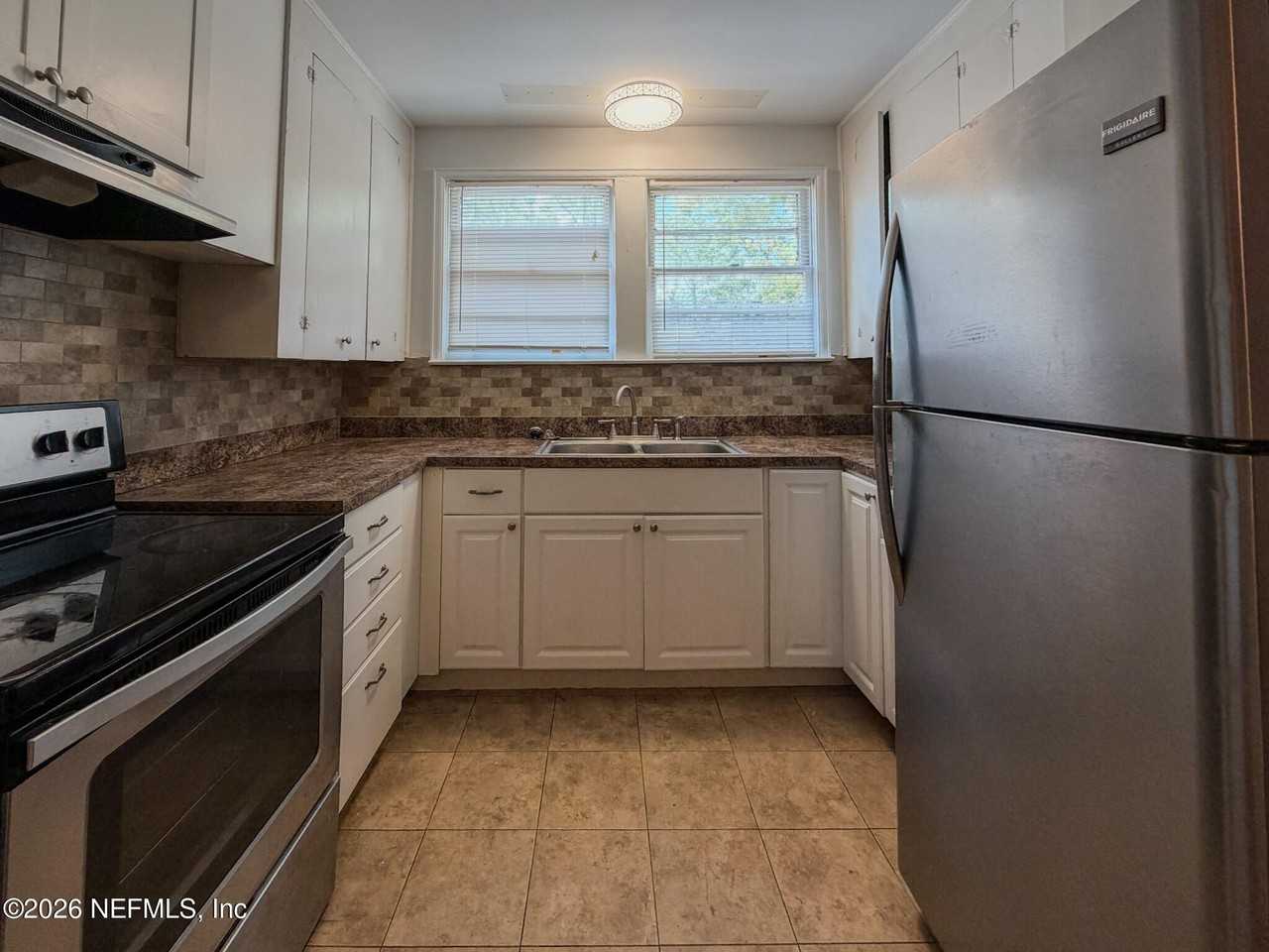 2575 Myra St #3 - Photo 6 of 12