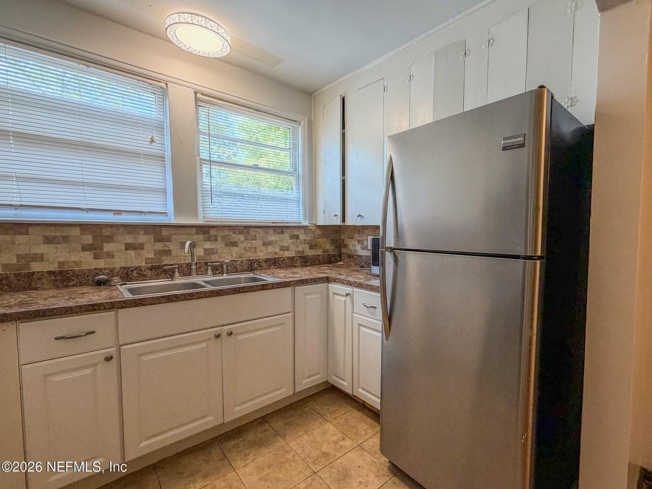 2575 Myra St #3 - Photo 7 of 12