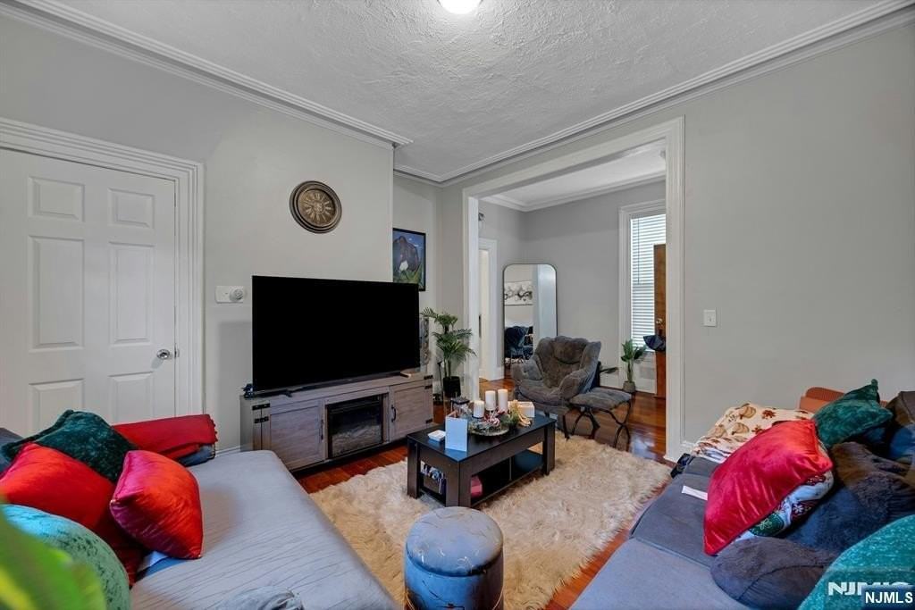 460 Orchard St - Photo 7 of 22