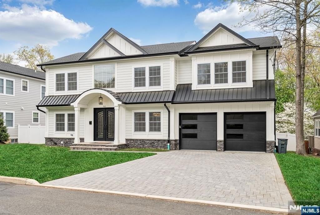 765 6th Ave - Photo 2 of 44