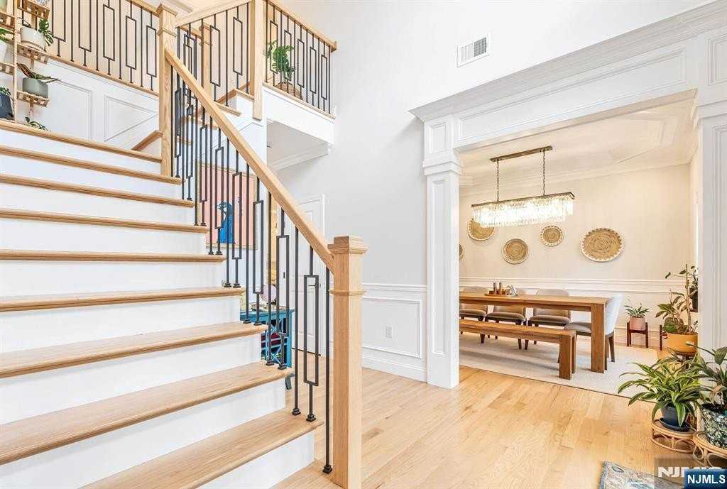 765 6th Ave - Photo 3 of 44