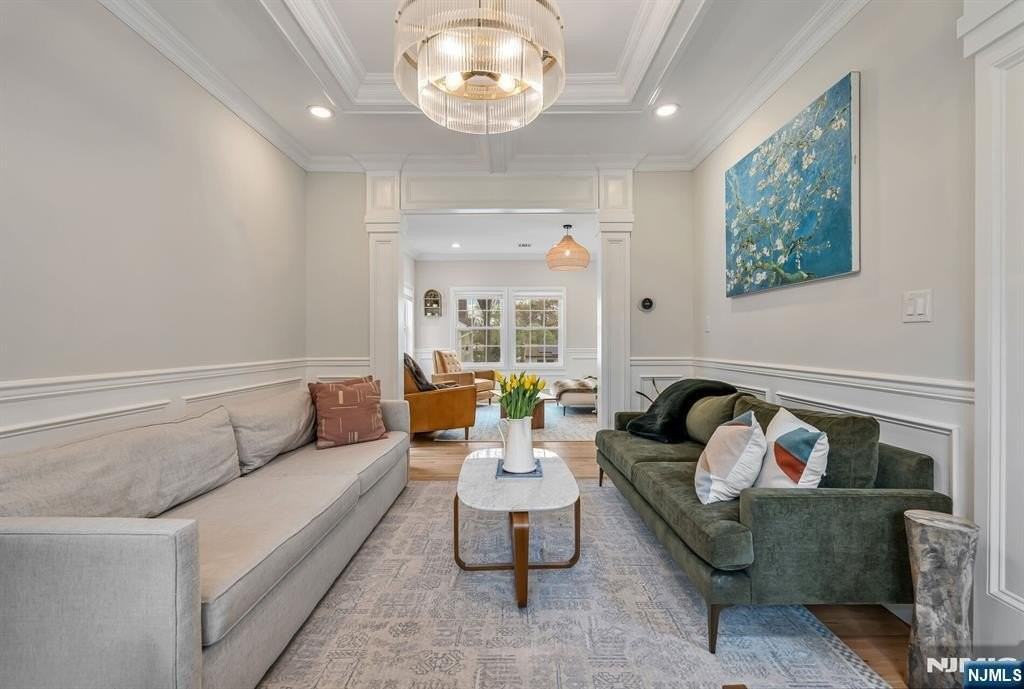 765 6th Ave - Photo 6 of 44