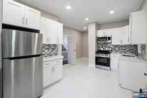 featured image of 150 Shaw St