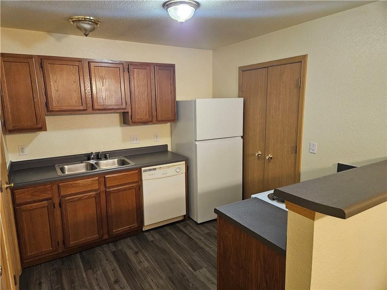 Nice Apartments in Centerton - Photo 5 of 31