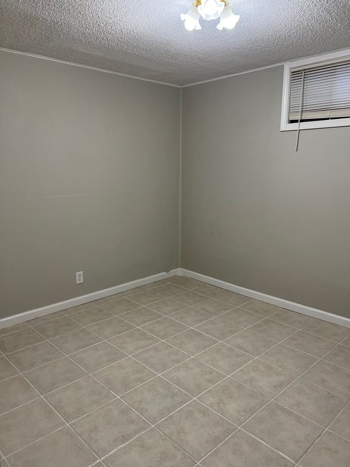 420 E Mill St #B - Photo 7 of 9