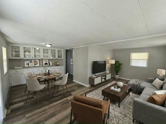 311 50th Avenue Plz W #102 - Photo 3 of 4