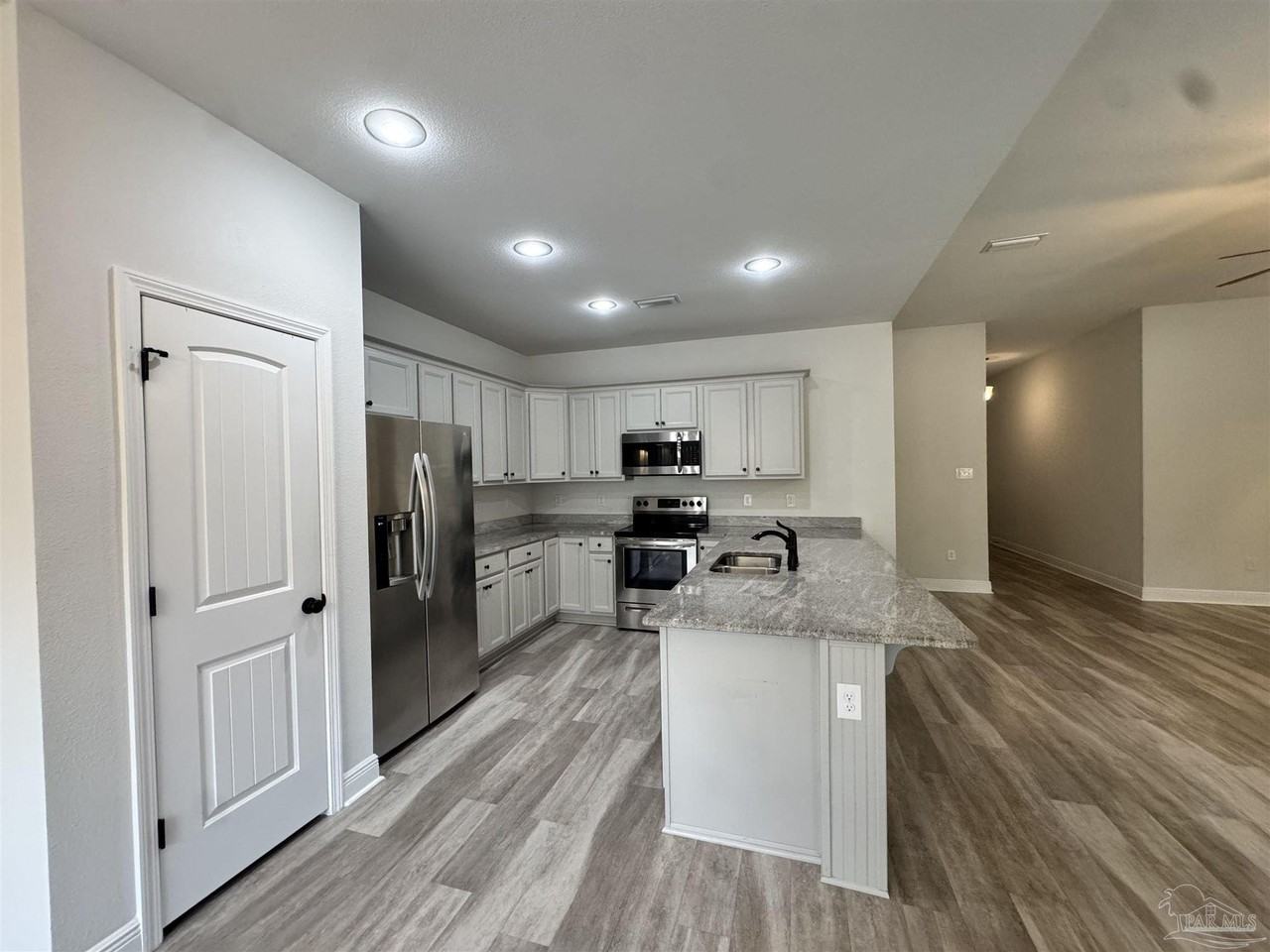 5723 Maggie Rose Cir - Photo 4 of 37