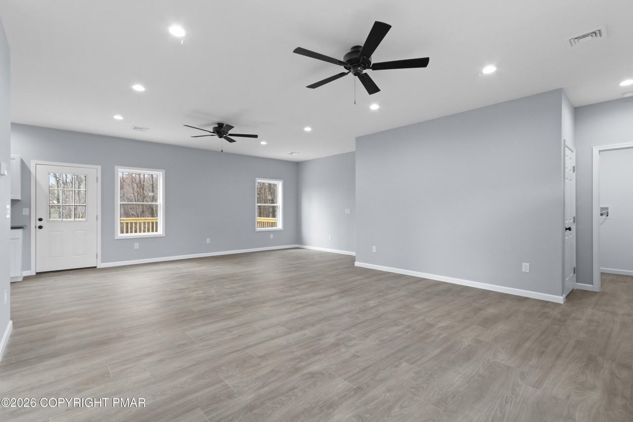 102 Eagle View Run - Photo 6 of 38