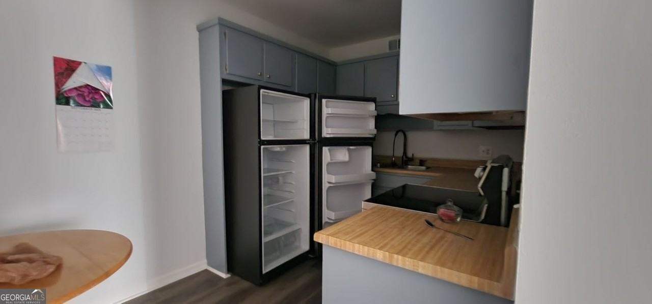 16 S East St - Photo 2 of 6