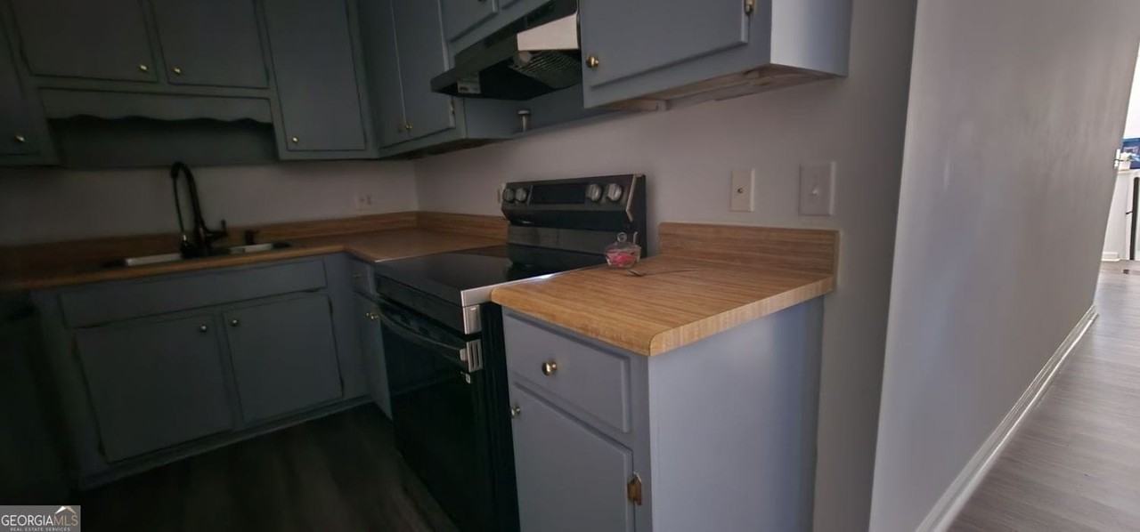 16 S East St - Photo 4 of 6